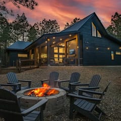 Steel Time Cabin | Ping Pong | Jacuzzi | Fire Pit