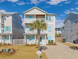 Costal style 3-Story W 7BR and near the beach - Image 2