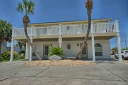 Duplex w Private Pool Beach Access, Prime PCB - Image 2