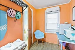 Step Back in Time- Golden Era Retro Motel - Image 2