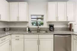 WATER VIEWs- FT MYERs | SLEEPs 8 | FISH | BOATiNG - Image 2