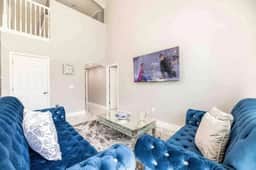 Spacious 5BR Pool | Prime Location Near Disney - Image 5