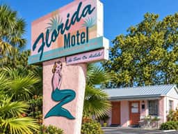 Retro Florida Motel | St. Augustine on San Marco - Image 2
