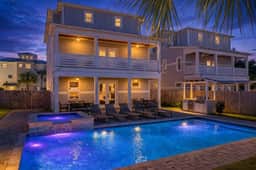 7BR Miramar Getaway | Spacious & Near the Beach - Image 3