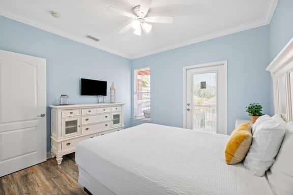 6BR Beach Home 5-Min Walk to Ocean W Resort Pool - Image 3