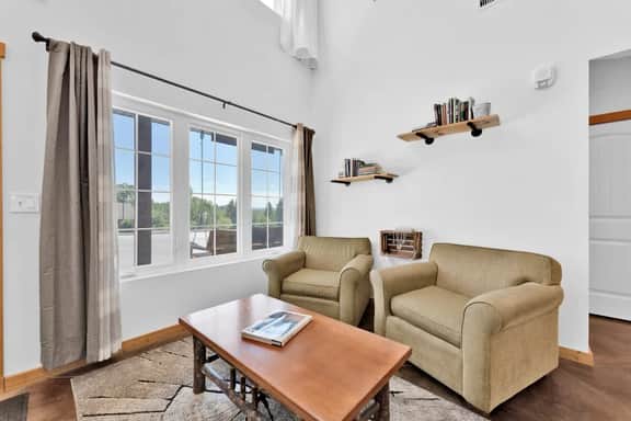 8-Bedroom Branson Retreat- Hot Tub & Porch Swings! - Image 4
