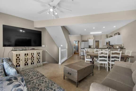 Bright 3BR Townhome Gulf Views & Steps to Beach - Image 5