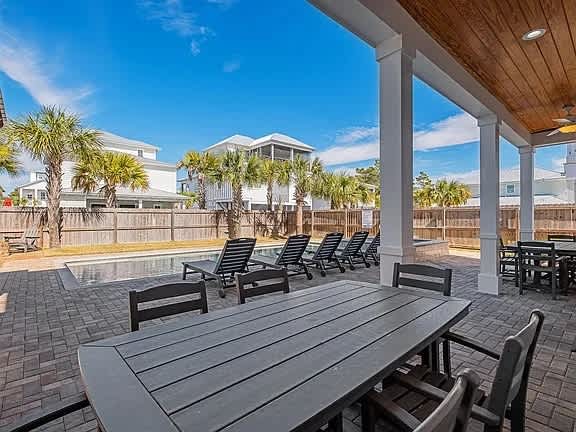 Costal style 3-Story W 7BR and near the beach - Image 4