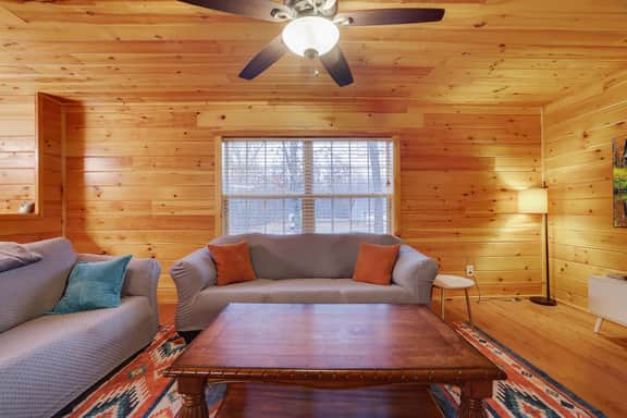 Cozy Freeland Retreat- Firepit, Pool Table, Hot Tub - Image 5