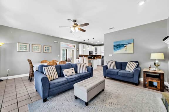 Family Paradise in Destin Pool Beach Grill - Image 3