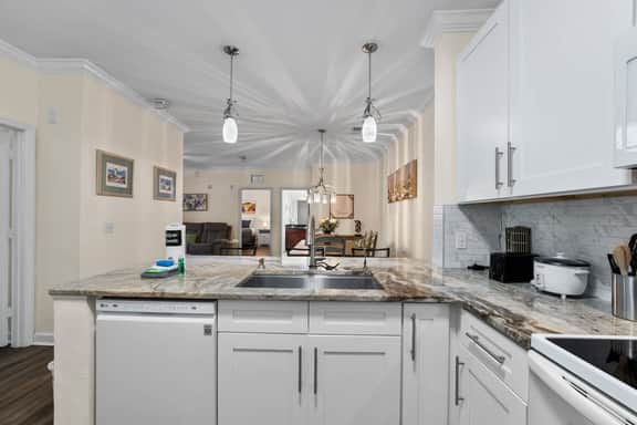 NEW Listing! Gorgeous 2 bd condo - Image 2