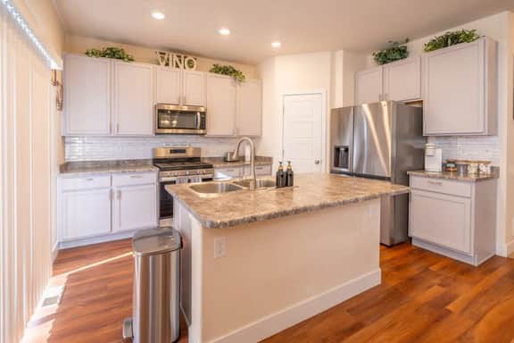 Newly Built 4BR Spacious Retreat in Peyton - Image 4