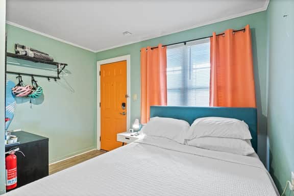 Travel back to the 50s- Renovated Motel Gem - Image 5