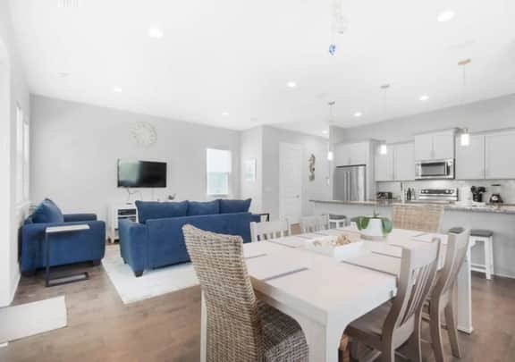 4BR Coastal Escape | Beach Access | Community Pool - Image 4