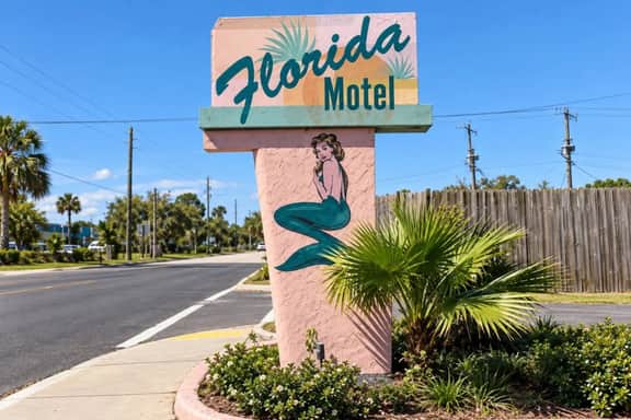 Retro Florida Motel | St. Augustine on San Marco - Image 4