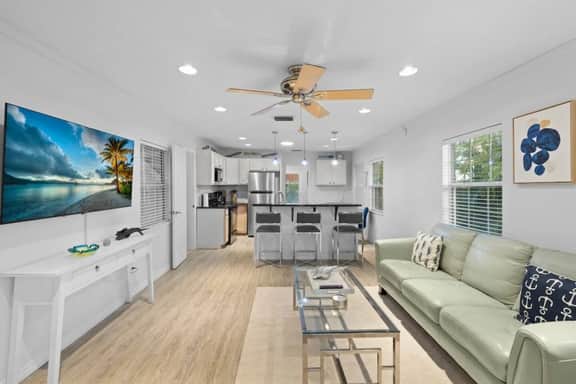 Mermaid Cottage | 2BR • Oasis | Madeira Bch - Image 3