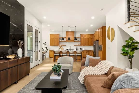 Austins Ember House | Hot Tub • Pit • Ping Pong - Image 4