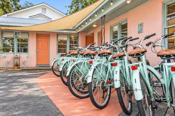 Retro Motel Escape | Historic St. Augustine - Image 5