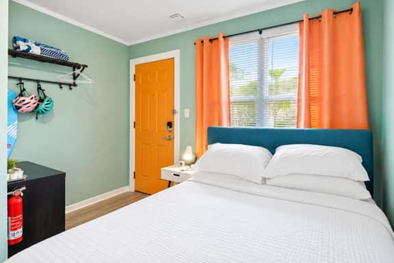 Retro Motel Escape | Historic St. Augustine - Image 4