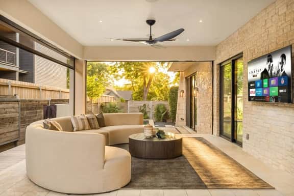 Luxe Austin Haven |H-Tub | Ping Pong | w/Bungalow - Image 5