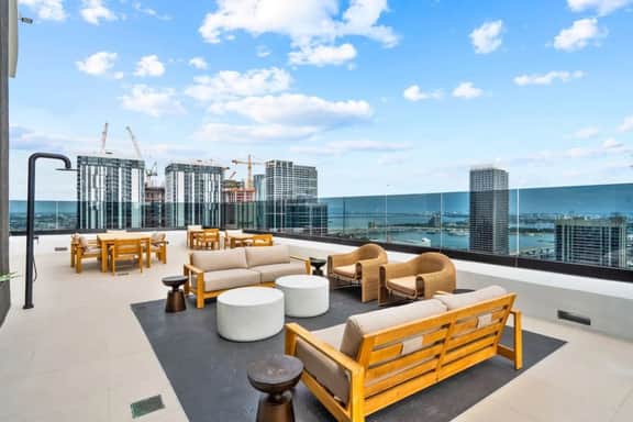 Miami Skyline unit w/Elite Amenities! - Image 4