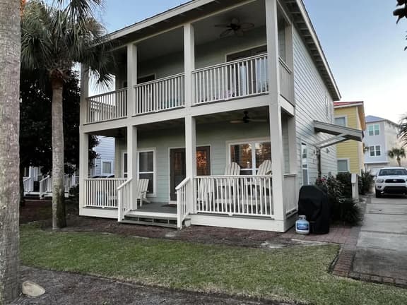 4BR Waterfront | Beach Access • Pool • Lake Views - Image 1