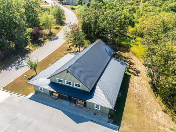 8-Bedroom Branson Retreat- Hot Tub & Porch Swings! - Image 1