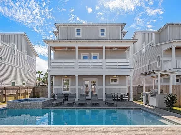 Costal style 3-Story W 7BR and near the beach - Image 1