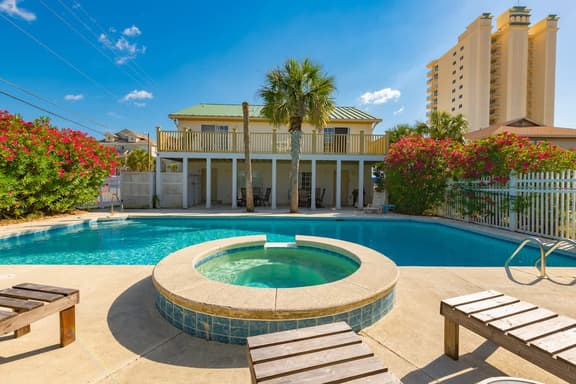 Duplex w Private Pool Beach Access, Prime PCB - Image 1