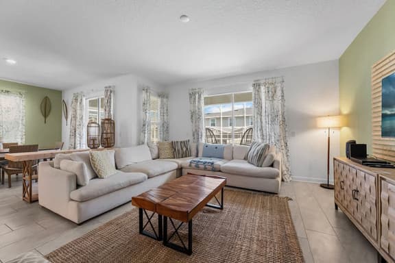 Great Price! Luxury 6-Bed Pool 15 ppl Great Resort - Image 1