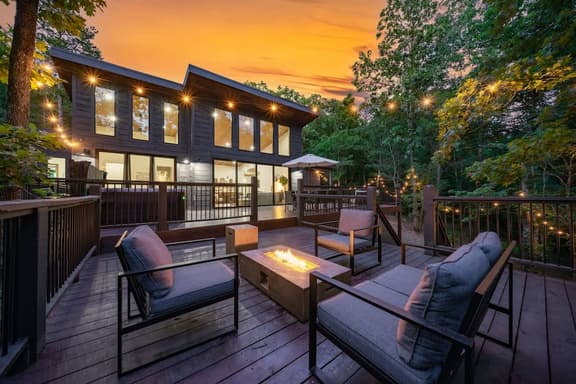 HGTV Cabin- 2 Private Acres -Patio Oasis,Dogs OK! - Image 1