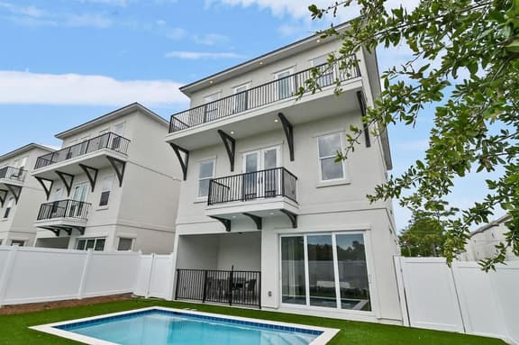 Modern Family 7BR w Private Pool and Patio - Image 1