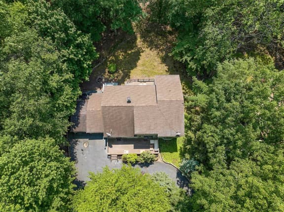 Woodlands Hideaway- Hot Tub, Grill & Games - Image 1