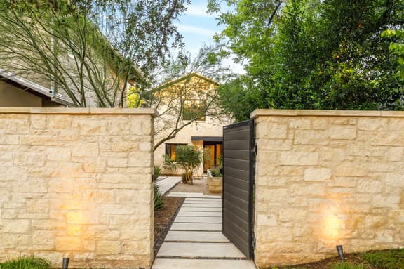 5BR Austin Compound, Casita & High End finishes - Image 1